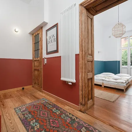 Vintage Z Dwiema Sypialniami W Poblizu Centrum Wroclawia By Renters Prestige Wroclaw