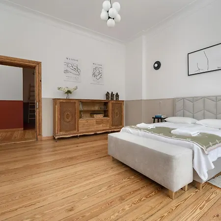Vintage Z Dwiema Sypialniami W Poblizu Centrum Wroclawia By Renters Prestige Apartment